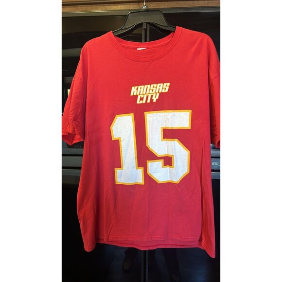 Mahomes 15 Kansas City   Red Short sleeve short NO size tag Like a XL - Picture 1 of 4